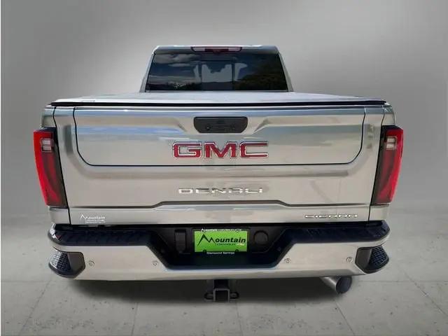 2025 GMC Sierra 2500HD 4WD Crew Cab Standard Bed Denali