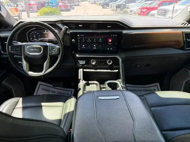 2025 GMC Sierra 2500HD 4WD Crew Cab Standard Bed Denali