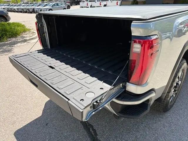 2025 GMC Sierra 2500HD 4WD Crew Cab Standard Bed Denali