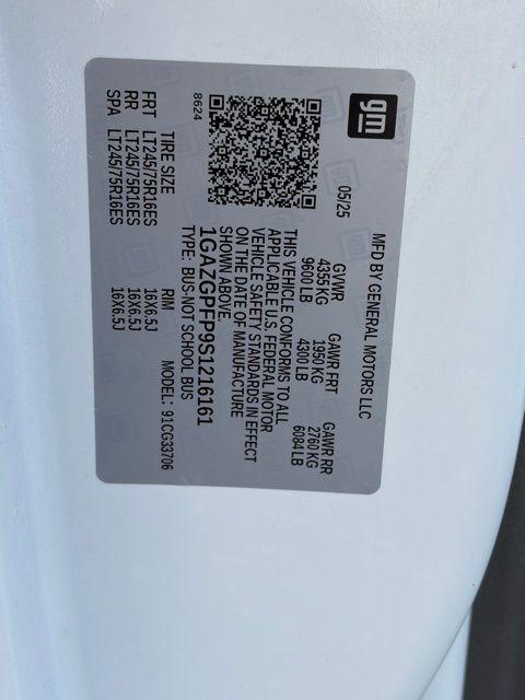2025 Chevrolet Express Passenger RWD 3500 Extended Wheelbase LT