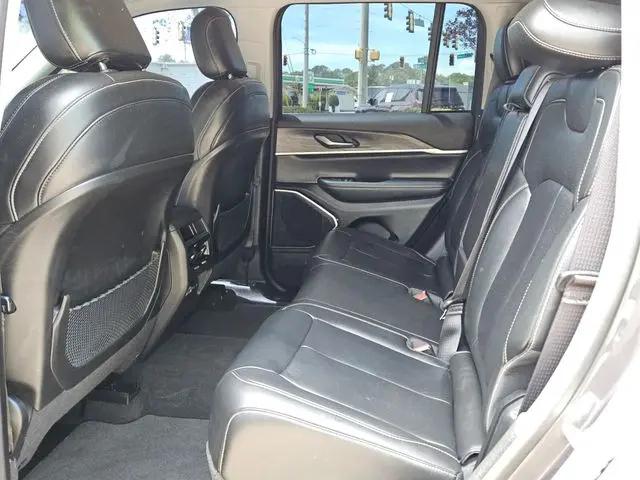 2022 Jeep Grand Cherokee Limited 4x2