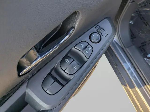 2024 Nissan Kicks SV Xtronic CVT