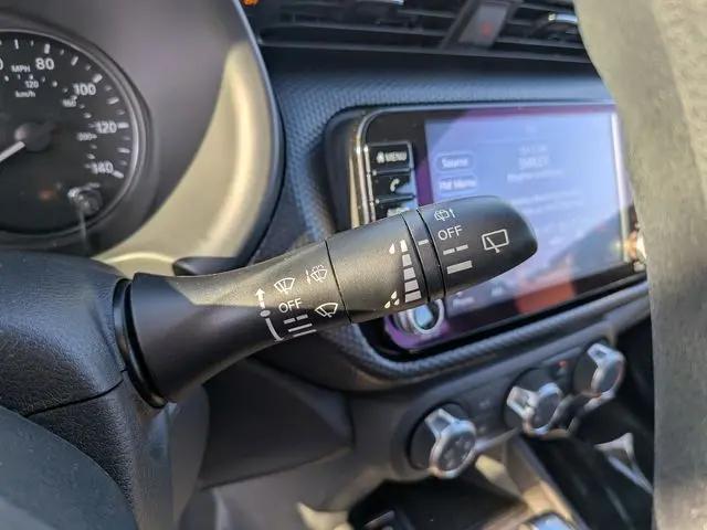 2024 Nissan Kicks SV Xtronic CVT