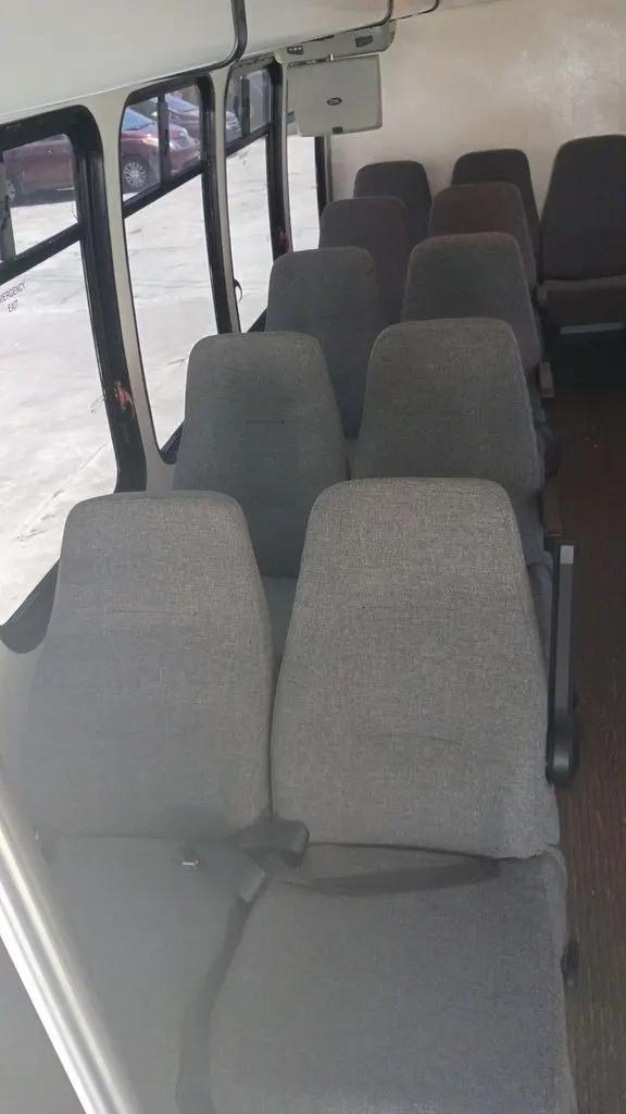2003 Ford E-450 Cutaway E-450