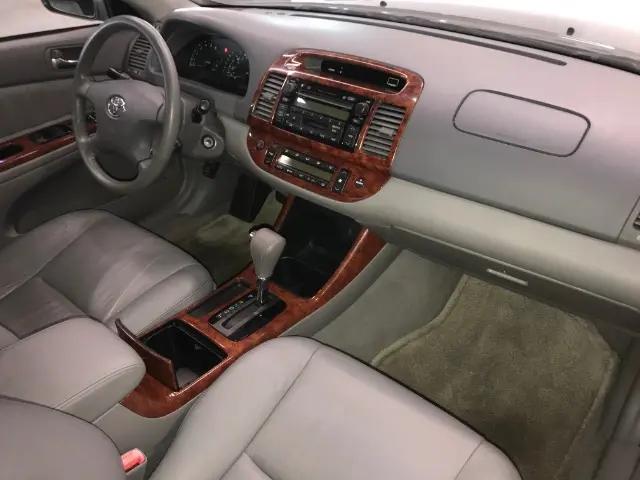 2004 Toyota Camry XLE