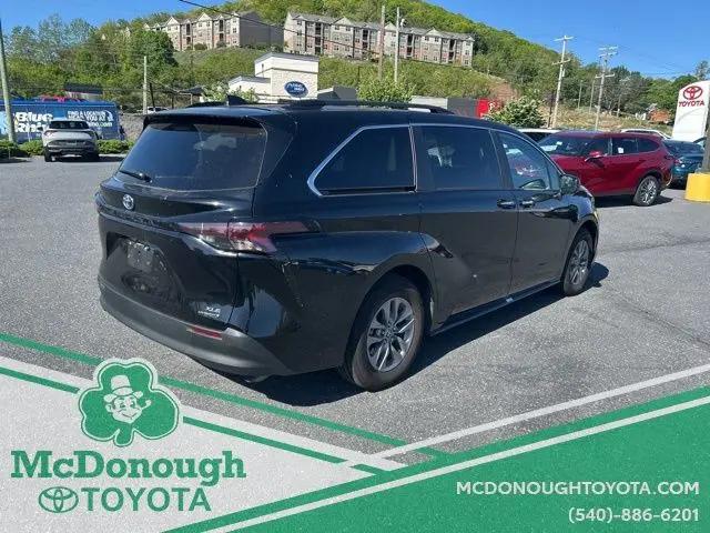 2024 Toyota Sienna XLE