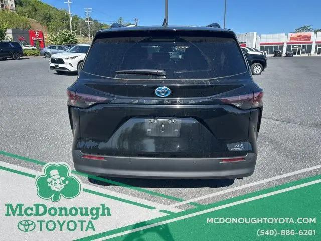 2024 Toyota Sienna XLE
