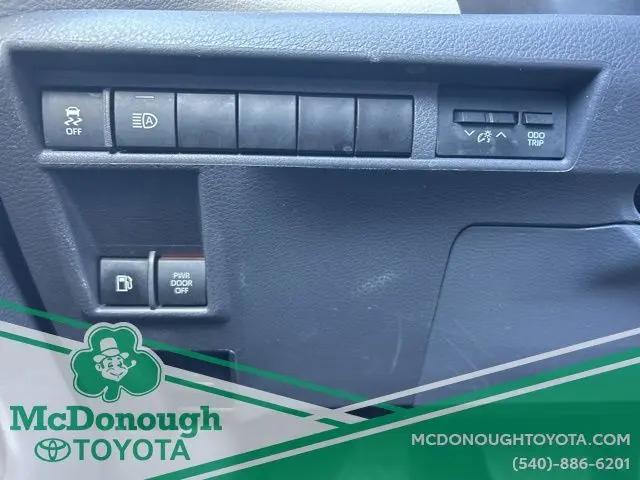 2024 Toyota Sienna XLE