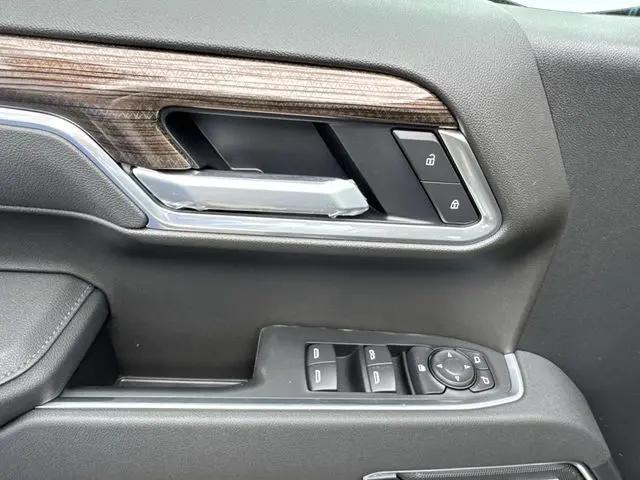 2026 Chevrolet Silverado 1500 4WD Crew Cab Short Bed RST