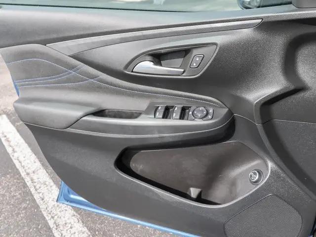 2025 Buick NV Sport Touring FWD
