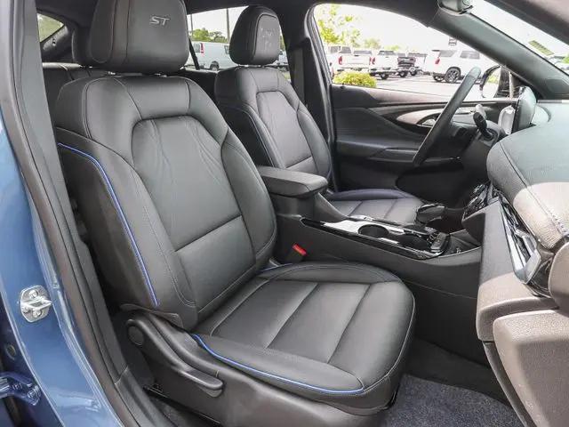 2025 Buick NV Sport Touring FWD