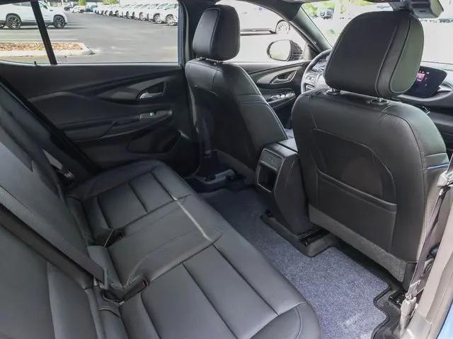 2025 Buick NV Sport Touring FWD