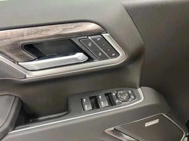 2026 Chevrolet Silverado 1500 4WD Crew Cab Short Bed LTZ