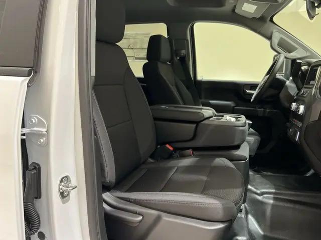 2026 GMC Sierra 3500HD Crew Cab, Long Bed, Pro Dual Rear Wheel, 4WD