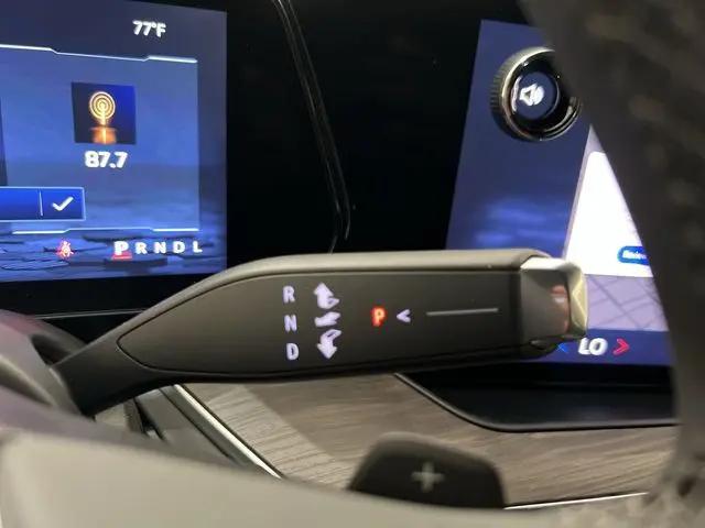 2025 Chevrolet Suburban 2WD LS