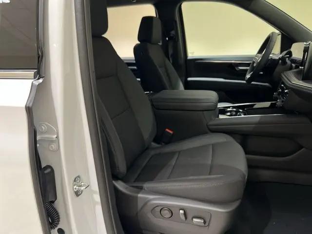 2025 Chevrolet Suburban 2WD LS