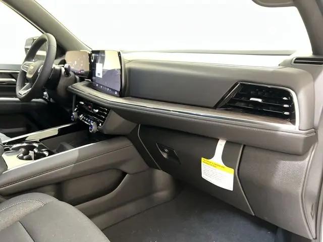 2025 Chevrolet Suburban 2WD LS