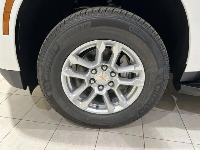 2025 Chevrolet Suburban 2WD LS