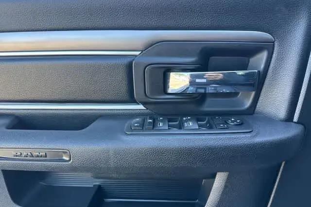 2024 Ram 1500 Classic Warlock Crew Cab 4x4 5'7" Box