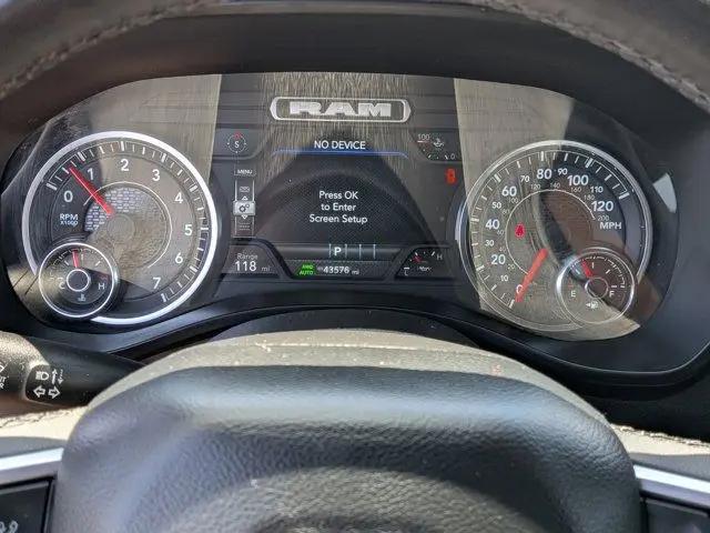 2025 Ram 1500 Big Horn Crew Cab 4x4 5'7" Box