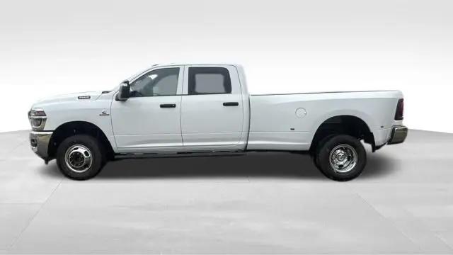 2026 Ram 3500 Tradesman Crew Cab 4x4 8 Box