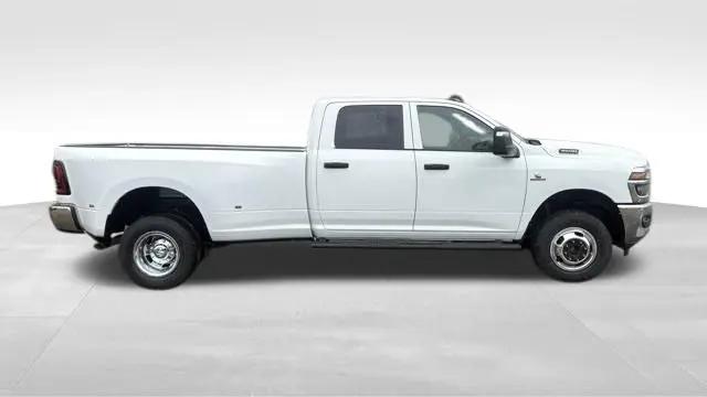 2026 Ram 3500 Tradesman Crew Cab 4x4 8 Box