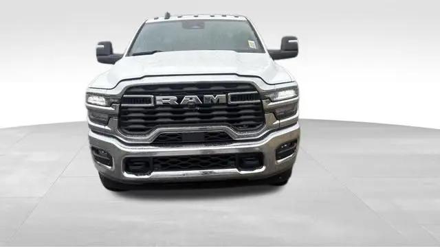 2026 Ram 3500 Tradesman Crew Cab 4x4 8 Box