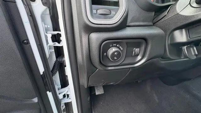 2026 Ram 3500 Tradesman Crew Cab 4x4 8 Box
