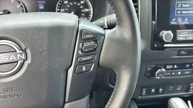 2024 Nissan Frontier Crew Cab SL 4x2