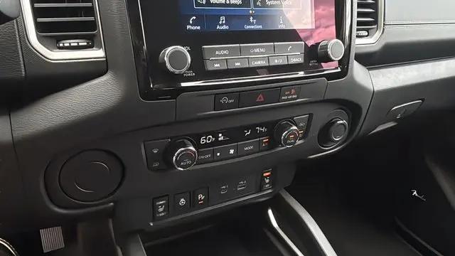 2024 Nissan Frontier Crew Cab SL 4x2