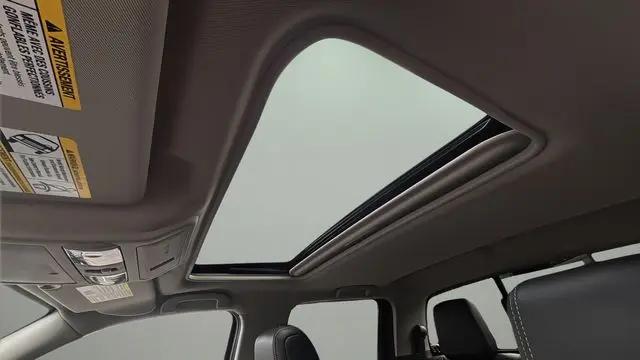 2024 Nissan Frontier Crew Cab SL 4x2