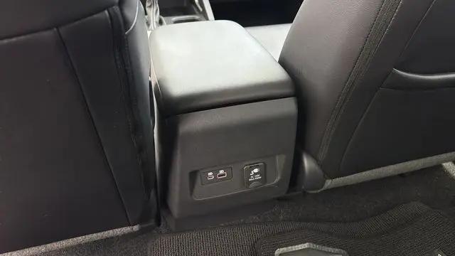 2024 Nissan Frontier Crew Cab SL 4x2
