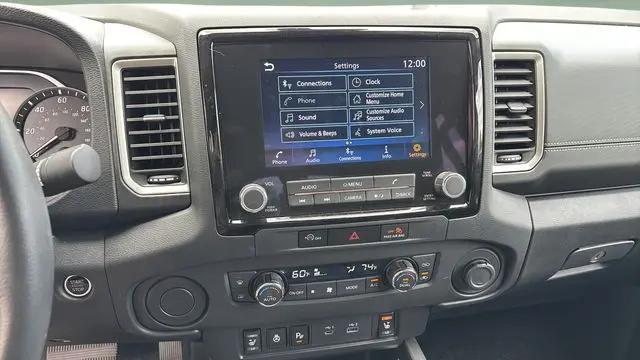 2024 Nissan Frontier Crew Cab SL 4x2