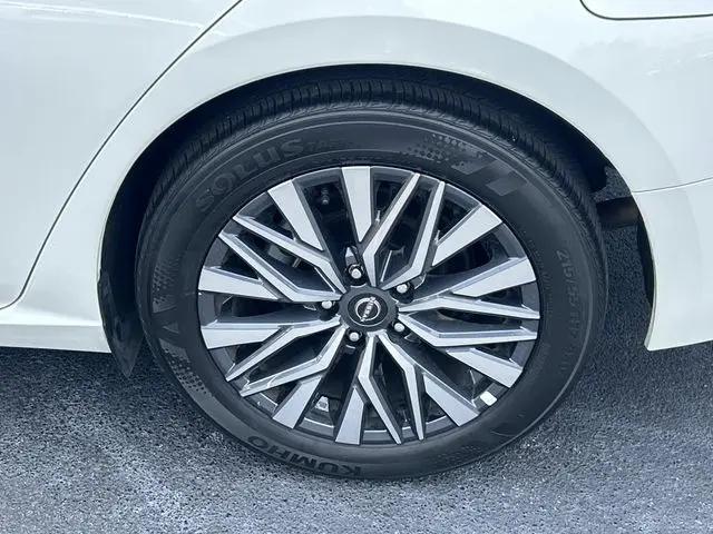 2025 Nissan Altima SV FWD