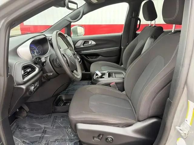 2022 Chrysler Pacifica Touring AWD