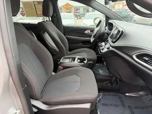 2022 Chrysler Pacifica Touring AWD