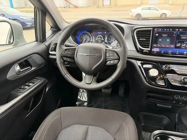 2022 Chrysler Pacifica Touring AWD