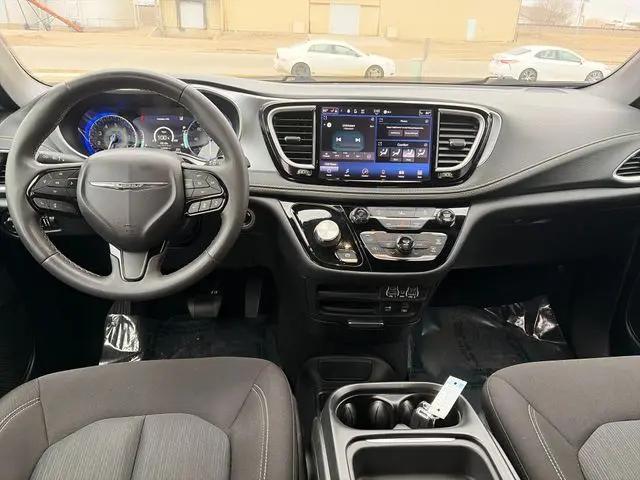 2022 Chrysler Pacifica Touring AWD