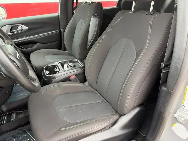 2022 Chrysler Pacifica Touring AWD