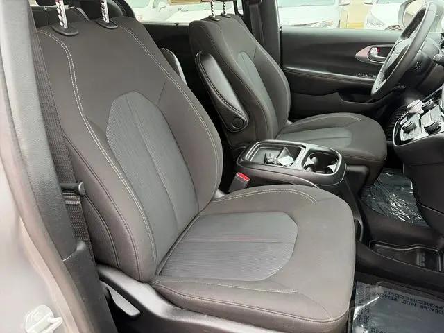 2022 Chrysler Pacifica Touring AWD