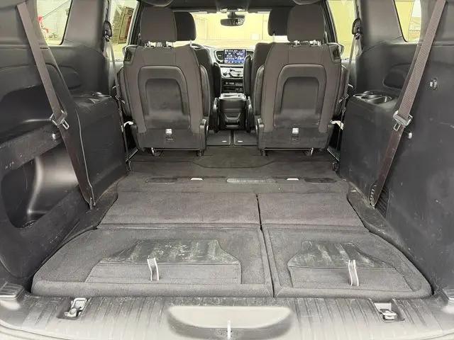 2022 Chrysler Pacifica Touring AWD