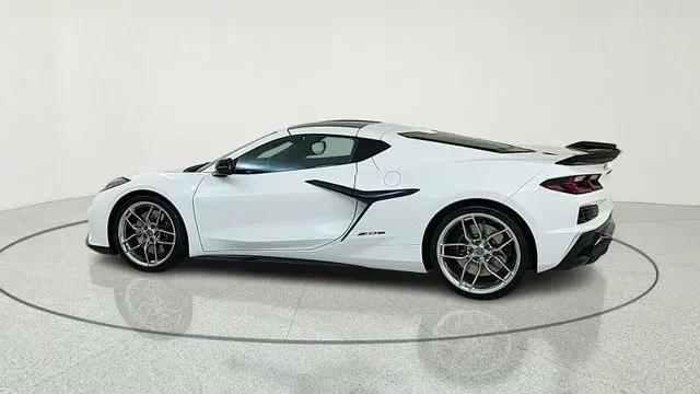 2026 Chevrolet Corvette Z06 Coupe, 2LZ, RWD