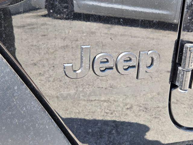 2025 Jeep Wrangler 4-Door Summit 4x4