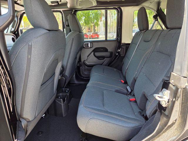 2025 Jeep Wrangler 4-Door Summit 4x4