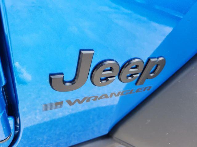 2025 Jeep Wrangler 4-Door Willys 4x4