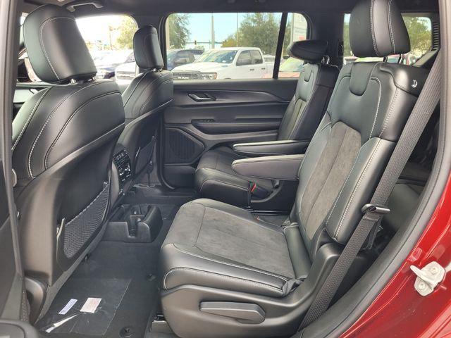 2025 Jeep Grand Cherokee Altitude 4x4