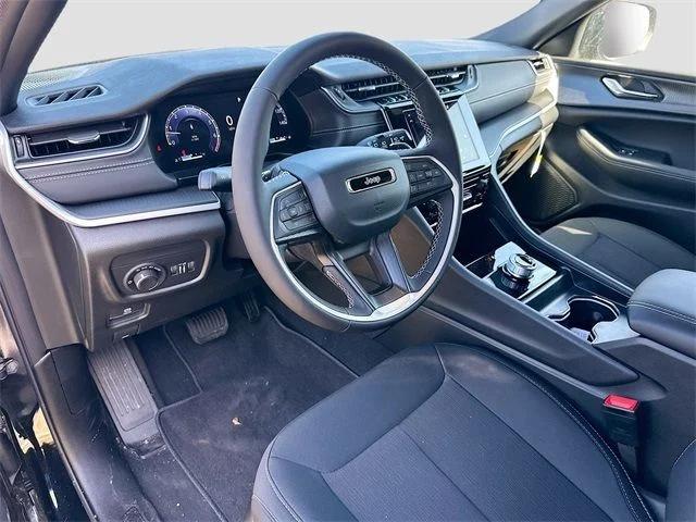 2025 Jeep Grand Cherokee Laredo X 4x2
