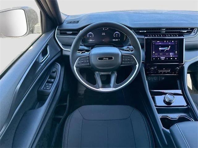 2025 Jeep Grand Cherokee Laredo X 4x2