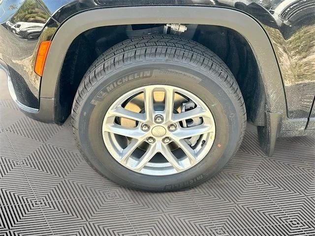 2025 Jeep Grand Cherokee Laredo X 4x2