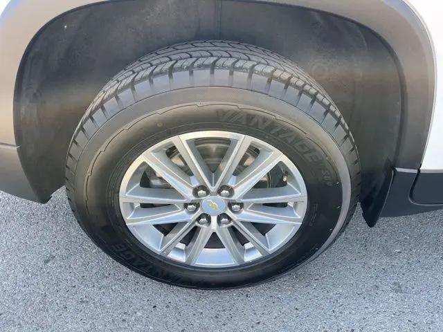 2023 Chevrolet Traverse AWD LT Cloth